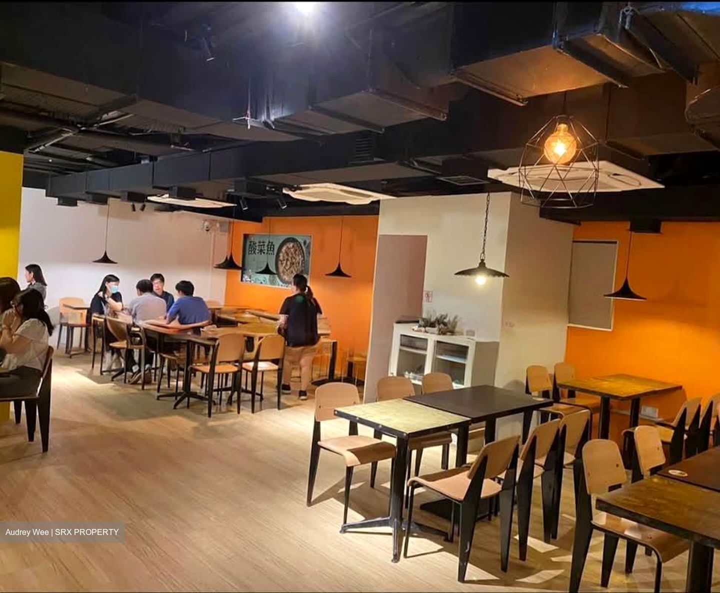 Bugis Point (D7), Retail #554934001